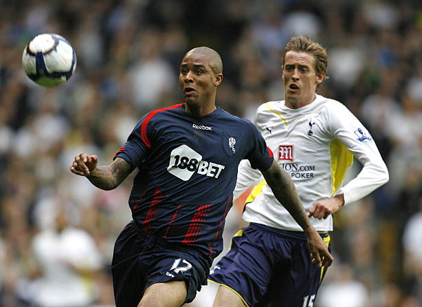 利队似乎又 利队似乎又